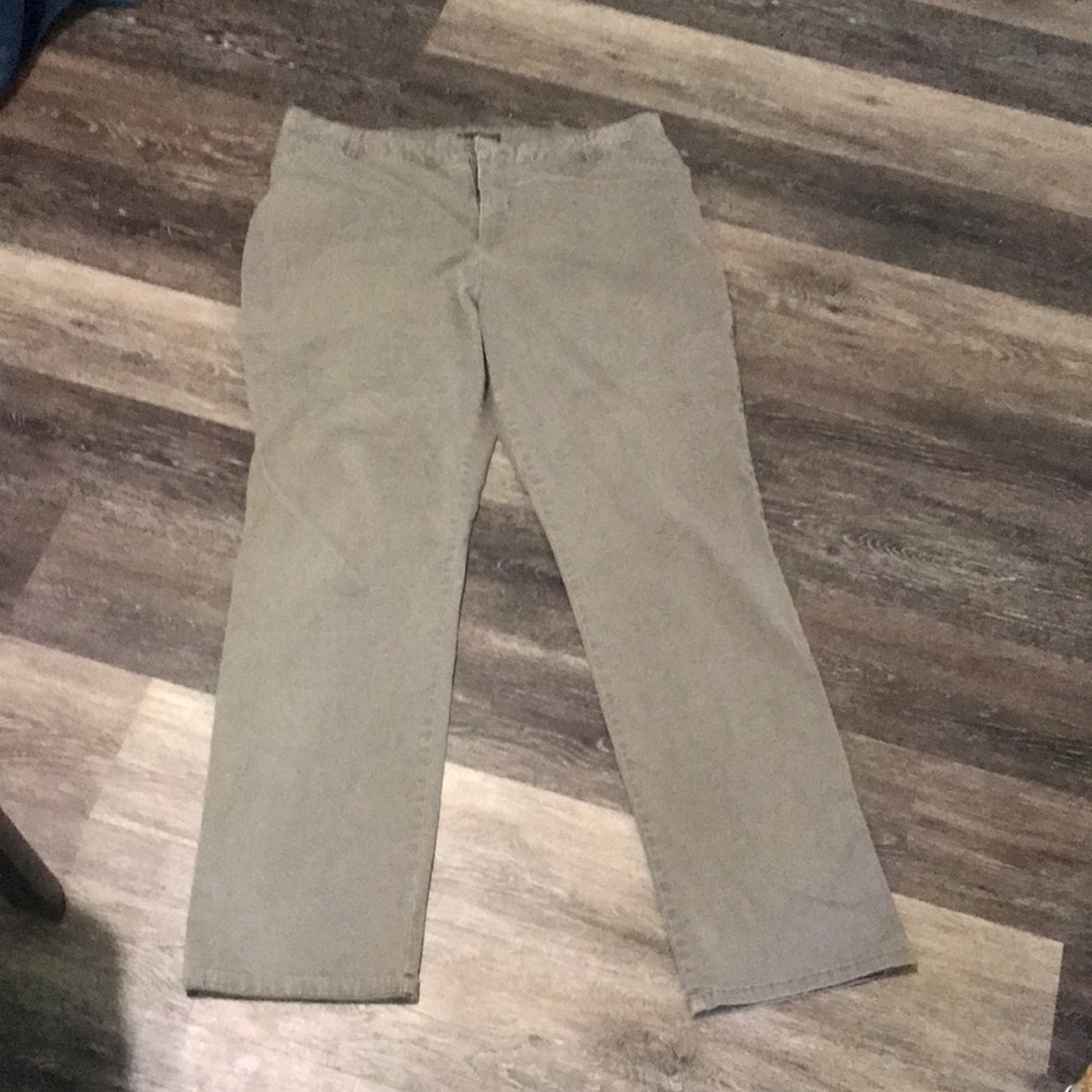 Lee relaxed fit straight leg mid rise brown jeans